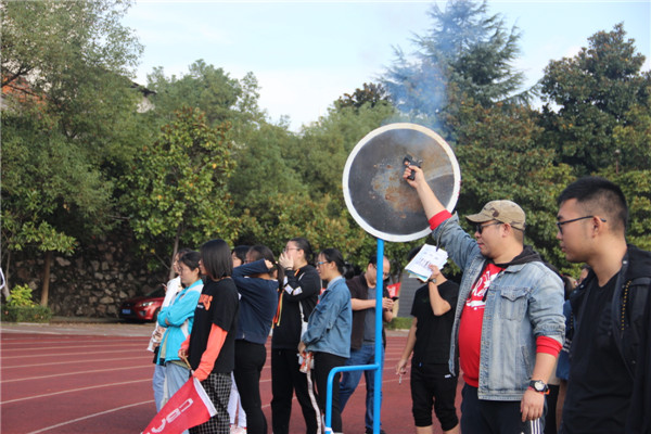 我校秋季田径运动会圆满落幕