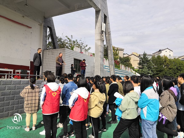 我校召开学生膳食委员会10月份工作例会