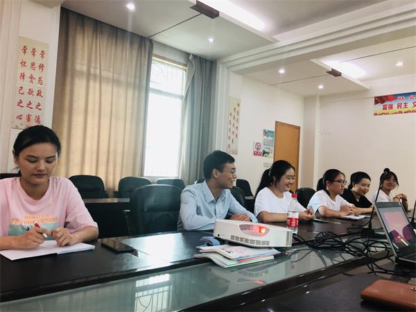 新进教师.JPG