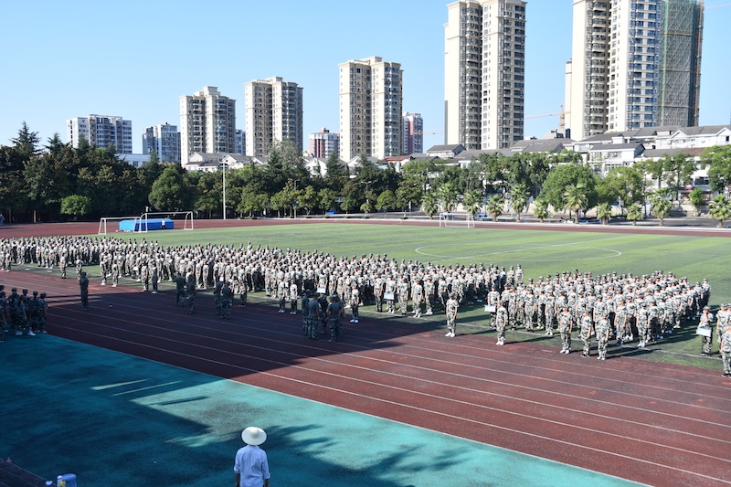 时光不断飞逝，少年舍我其谁！——2020级新生军训DAY5