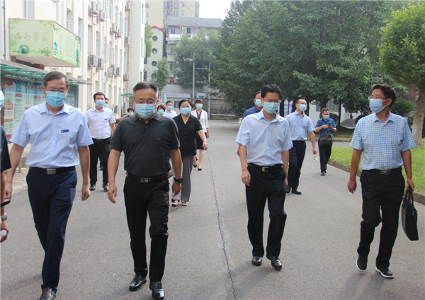 我校多彩活动庆祝第36个教师节