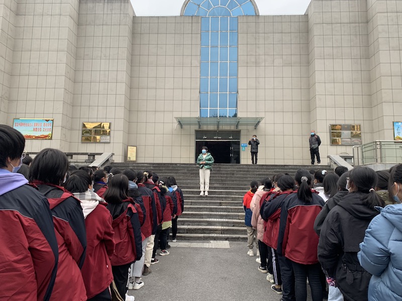 ”走进宜都历史，感受多彩文明“——我校组织学生参观宜都市博物馆