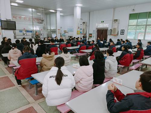 我校召开学生膳食委员会例会