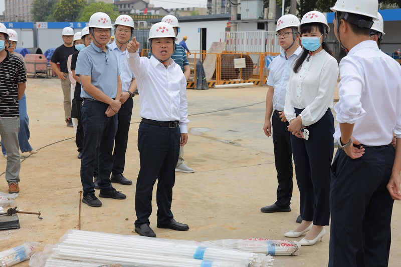 市委书记谭建国到我校检查督导秋季学期开学准备工作