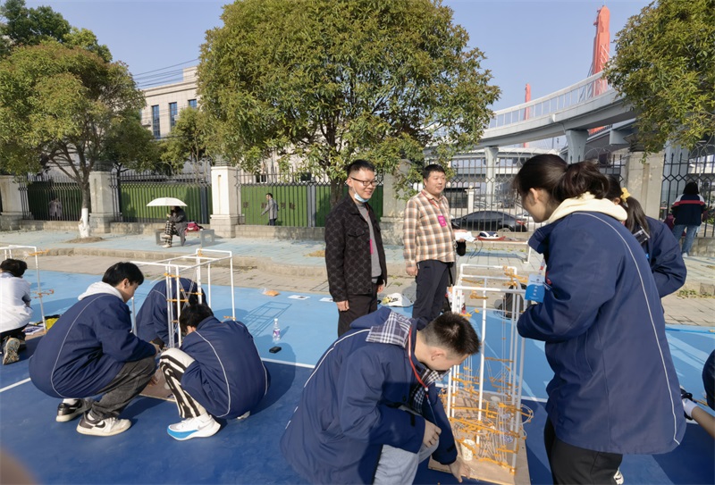 我校学生参加宜昌市第19届科技节竞赛