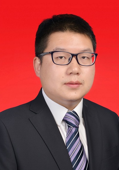 杨威.jpg