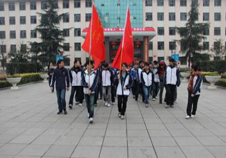 我校参加宜都市“万人大保洁”活动