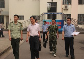 宜都市公安消防大队来校进行消防安全检查