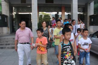 我校接待“关爱留守子女夏令营”参观团