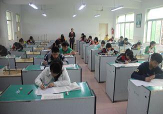我校举行2015年高考全仿真模拟考试
